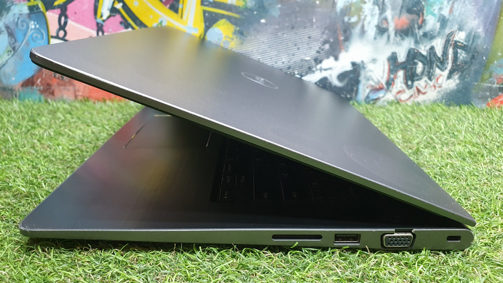 Ноутбук Dell i5-7/8Gb/SSD 256Gb