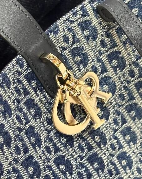 Сумка Dior Toujours Жаккард Denim Dior Oblique синего цвета