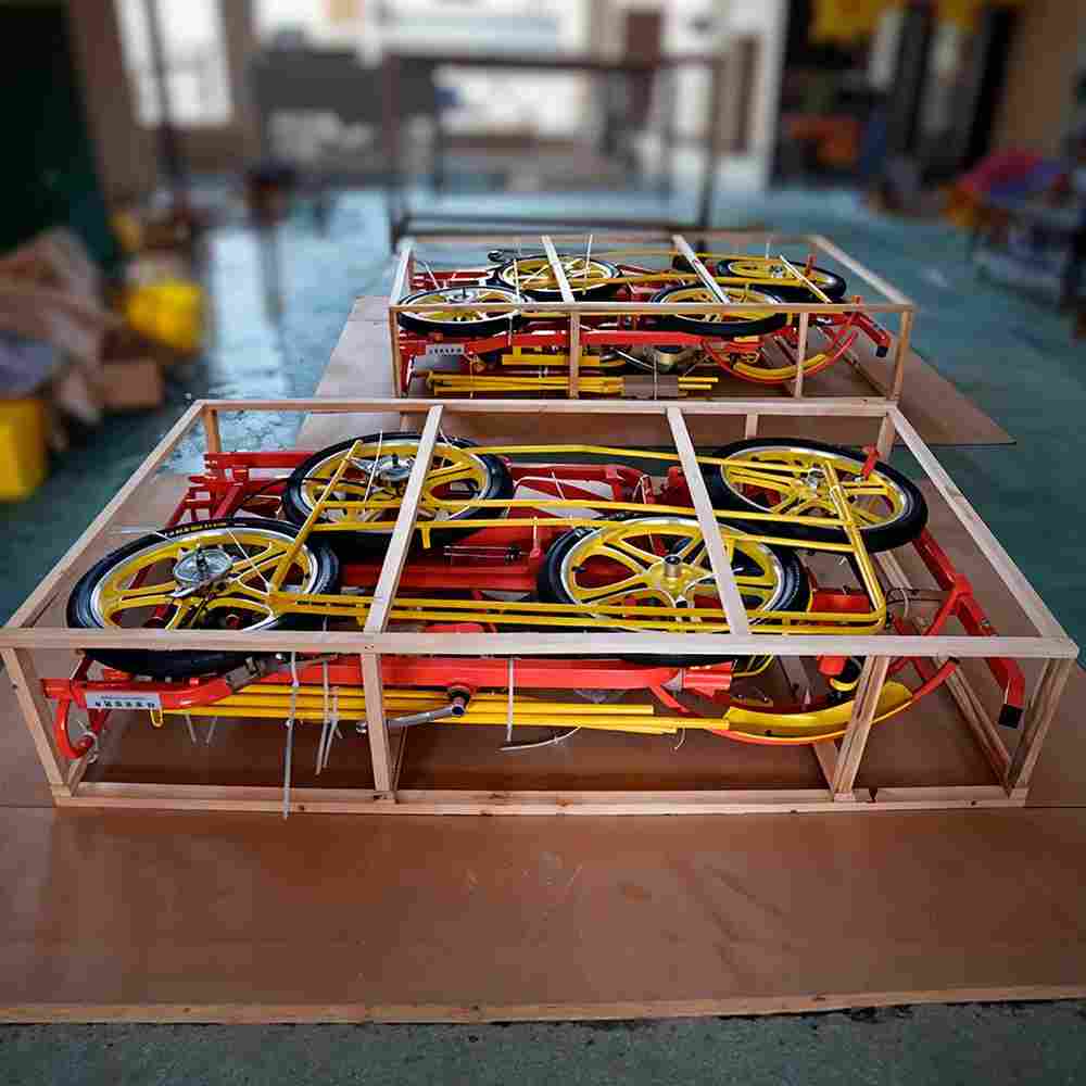 Семейный велосипед, четырёхместный, красный