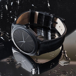 Кварцевые часы Black Hole, монохром