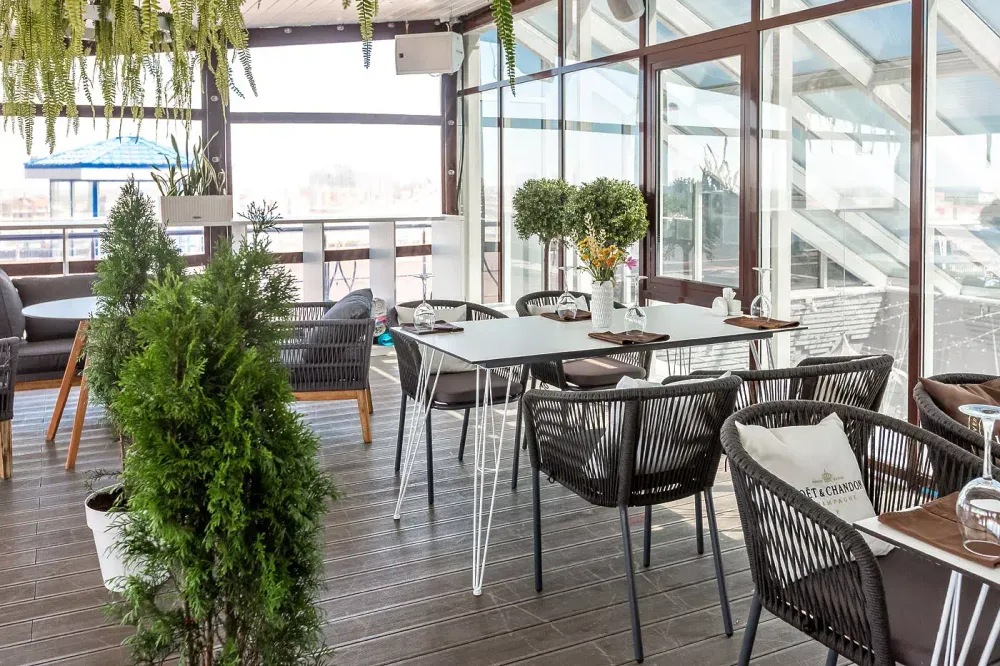 "Руссо" обеденный стол из HPL 150х80см, цвет "молочный"