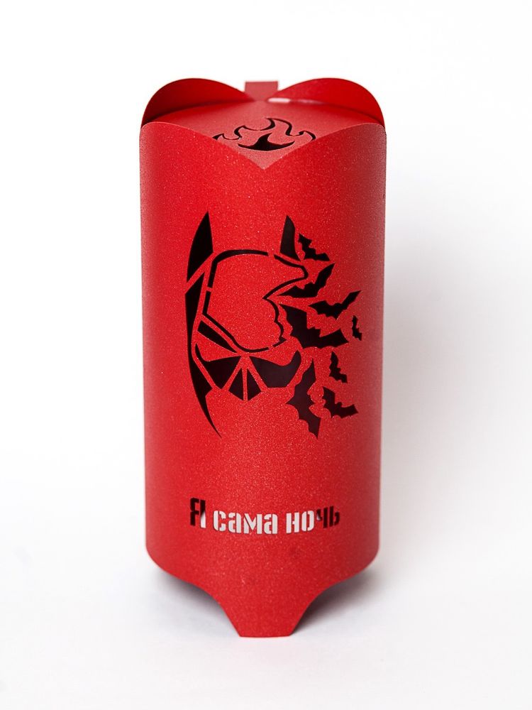Колпак Бетмен красный