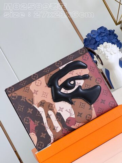 Louis Vuitton Pochette Voyage MM