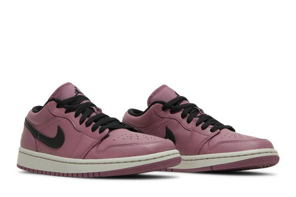 Кроссовки Jordan Air Jordan 1 Low "Magenta" (Женская размерная сетка)