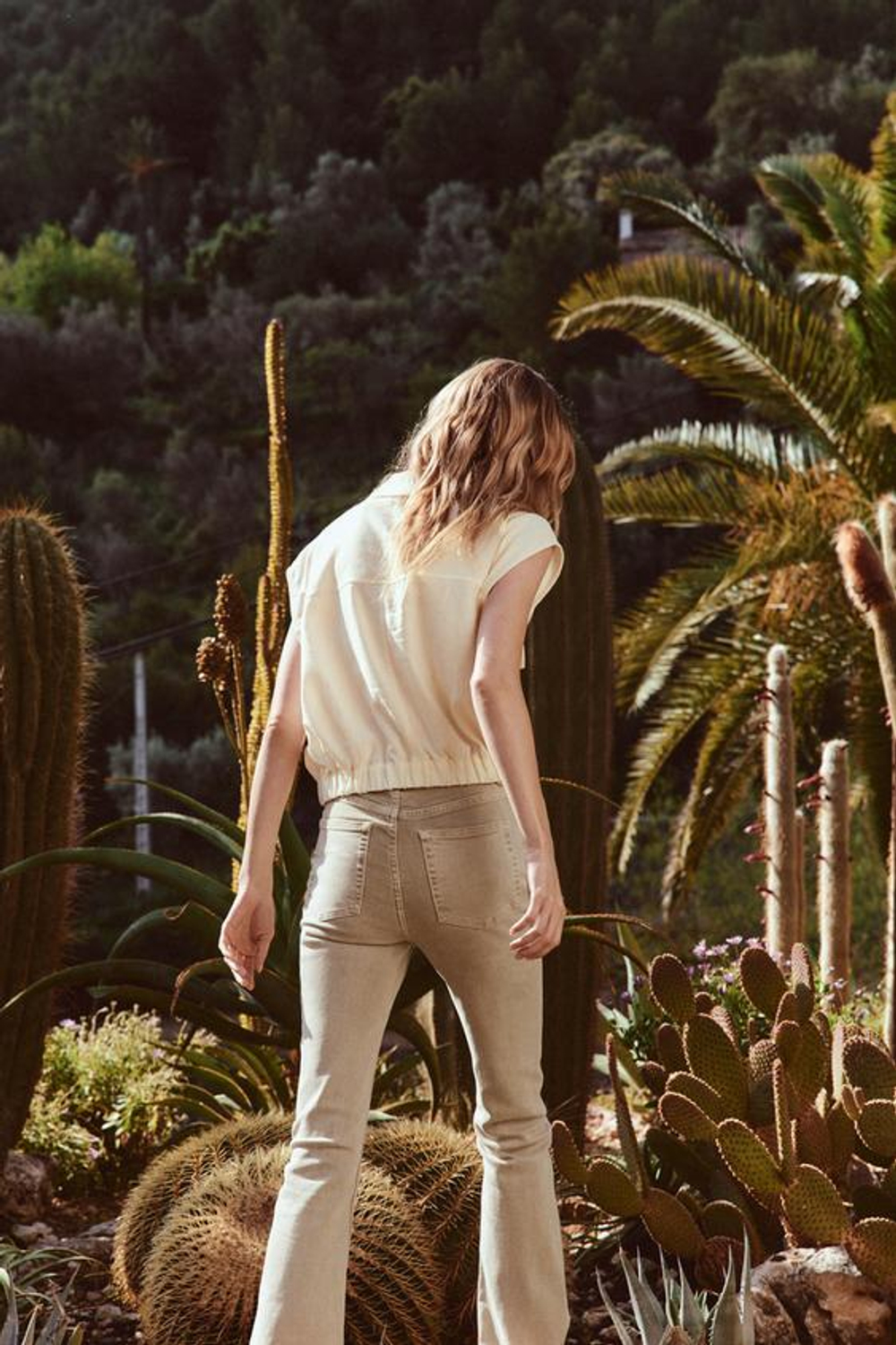 ZARA ДЖИНСЫ Z1975 FLARE С ВЫСОКОЙ ПОСАДКОЙ, ПЕСОЧНЫЙ