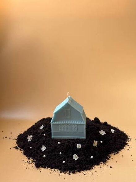 Свеча Дачный домик в голубом цвете