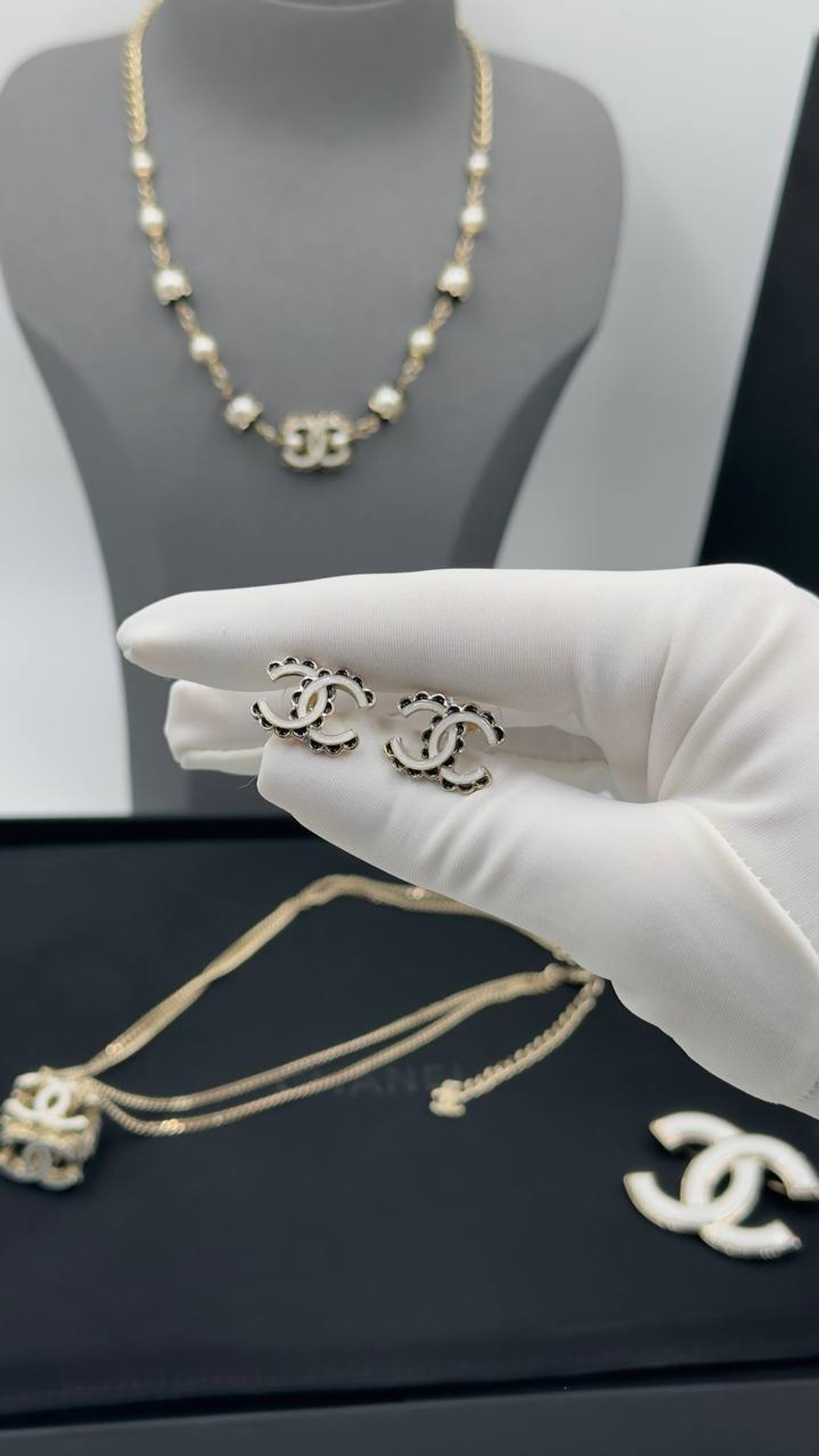 Серьги CHANEL