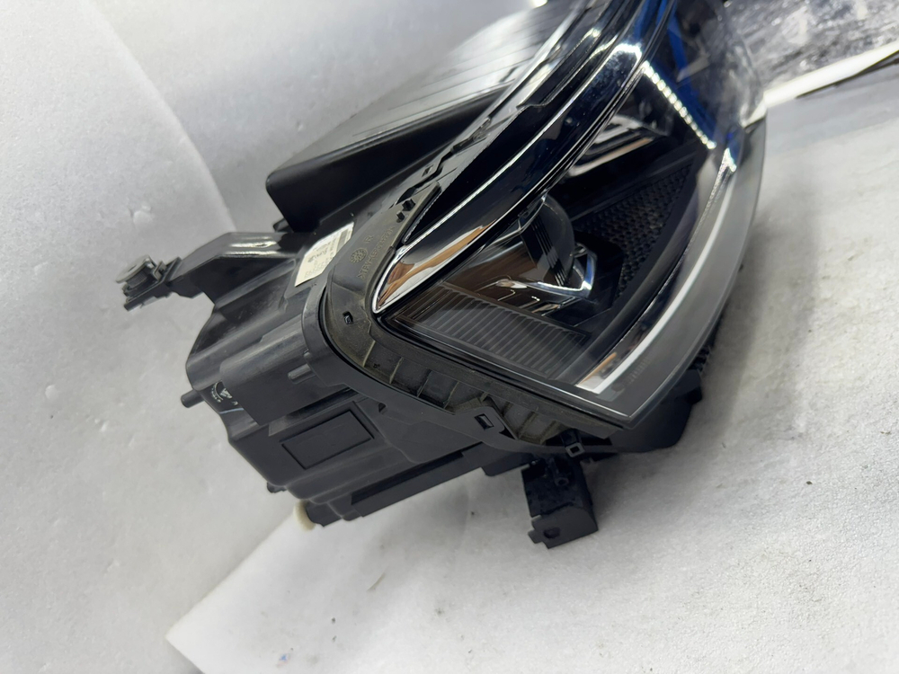 Оригинальная фара Volkswagen Teramont X