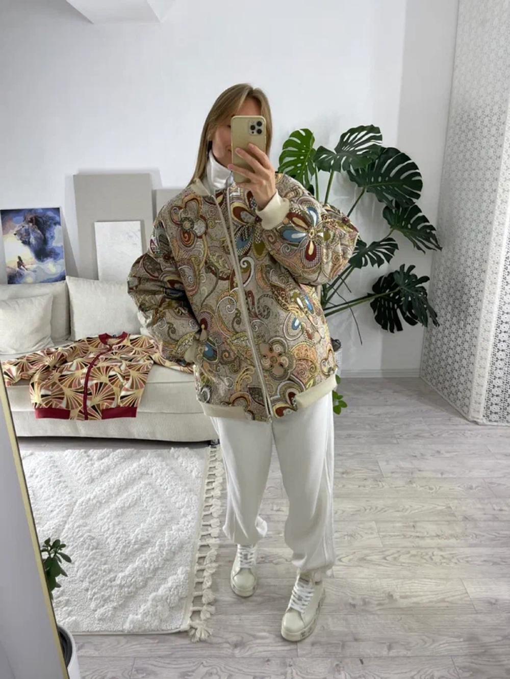 Куртка-бомбер (цвет бежевый)