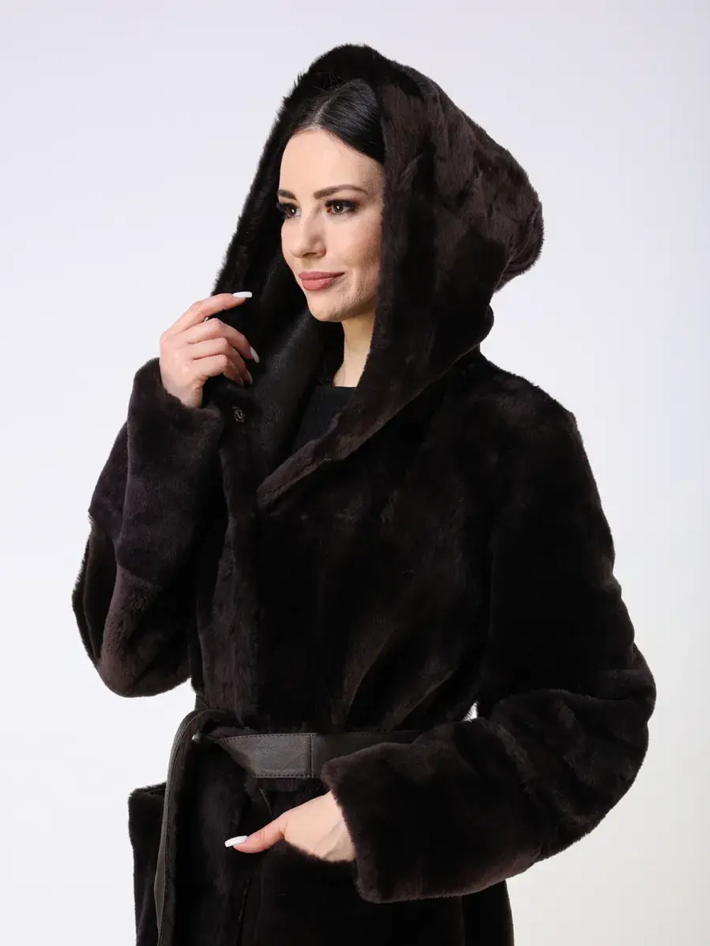 Дубленка зимняя шуба натуральная с капюшоном длинная