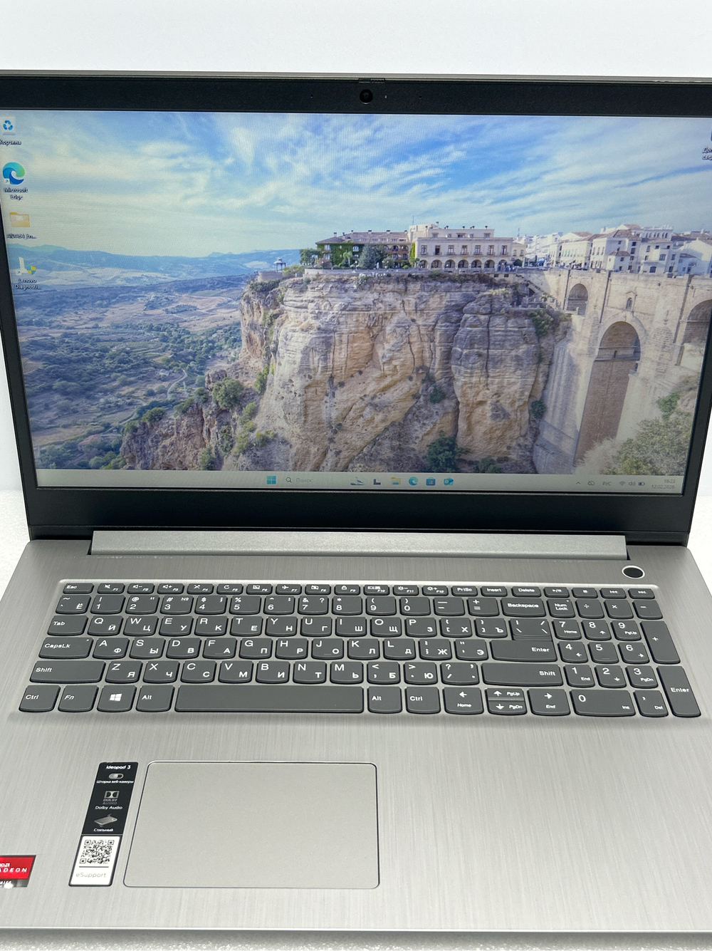 Ноутбук Lenovo IdeaPad 3 17ADA05 (81W20097RU) 17.3"/AMD Ryzen 5 3500U/RAM 8 GB/SSD 256 GB/AMD Radeon Vega 8/1600x900/IPS/Windows 11/Подсветка кл-ры: нет/Серый. Состояние: Уценка/прокрученный топ-кейс/царапины на матрице