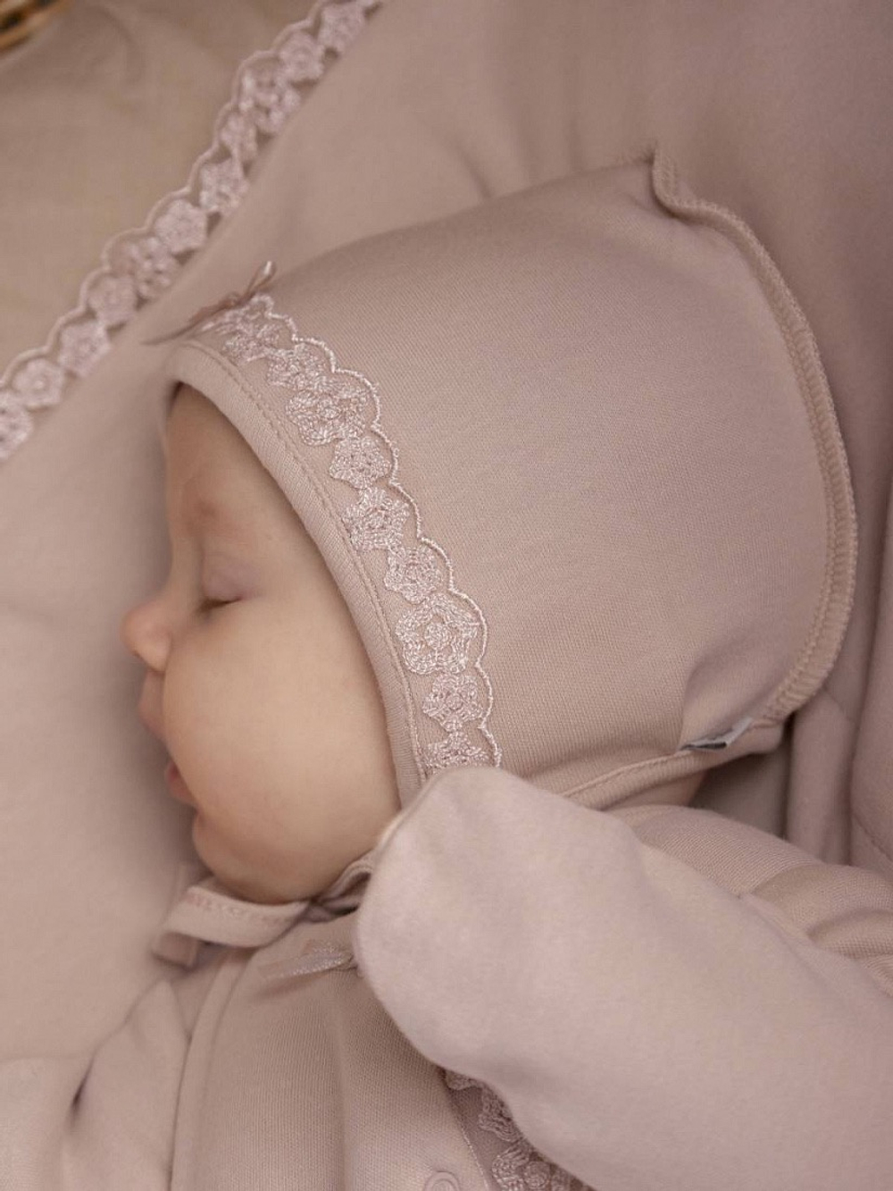 Комплект "Нежность": комбинезон и чепчик, Пудра