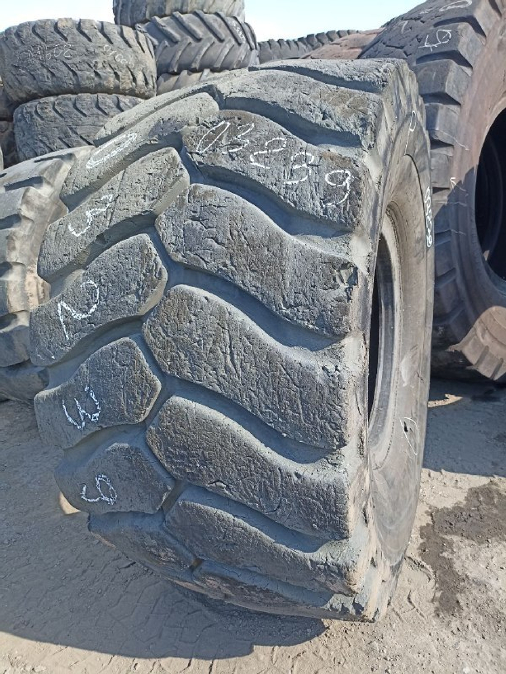 35/65R33 Michelin XLDD2 шина б/у