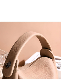 женская сумка на плечо из натуральной кожи