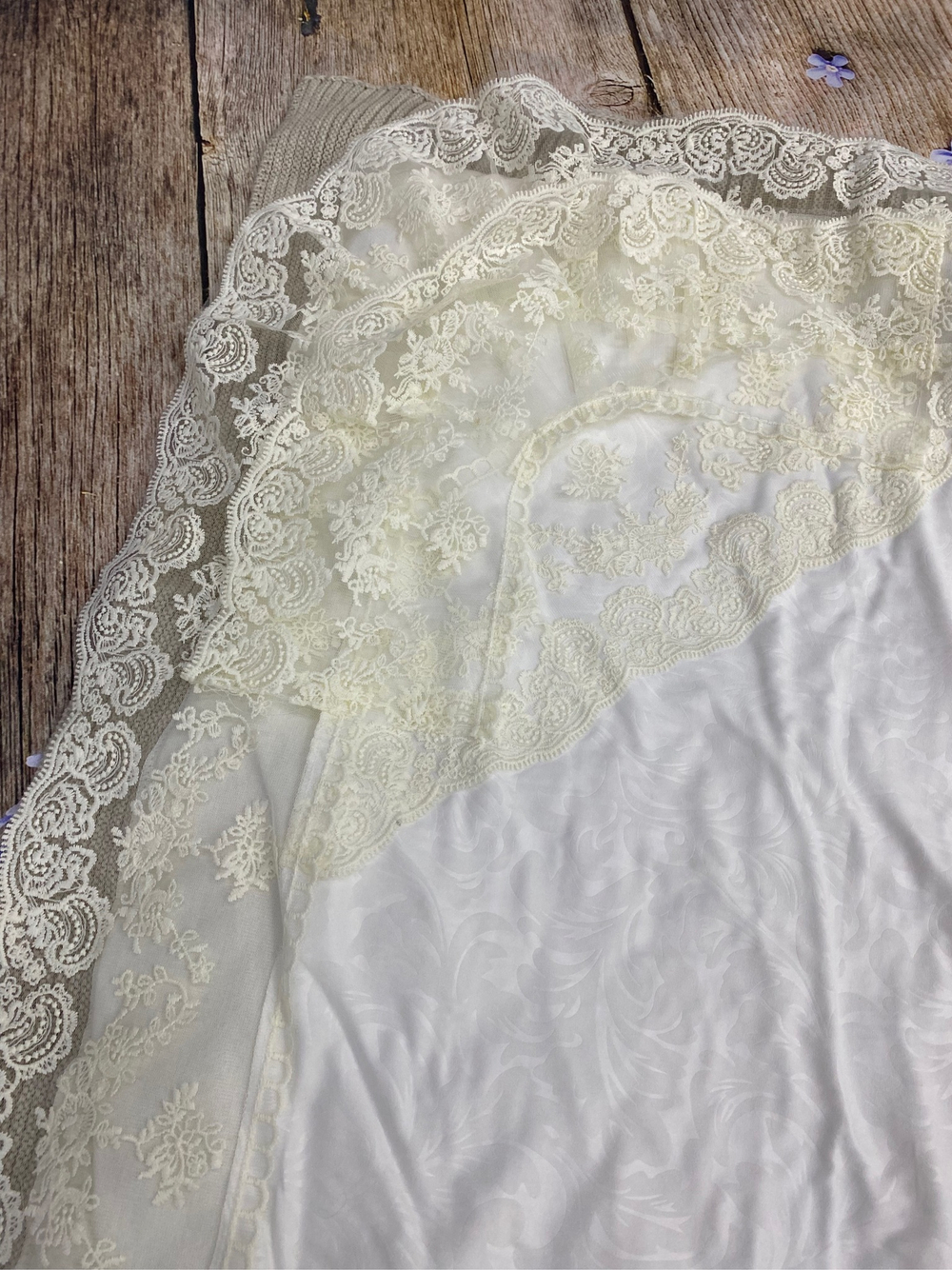 Вязаный комплект на выписку 5 предметов  "Круже" (Одеяло утеплен., бант, пинетки, комбинезон, шапка) (Цвет: Розовый)