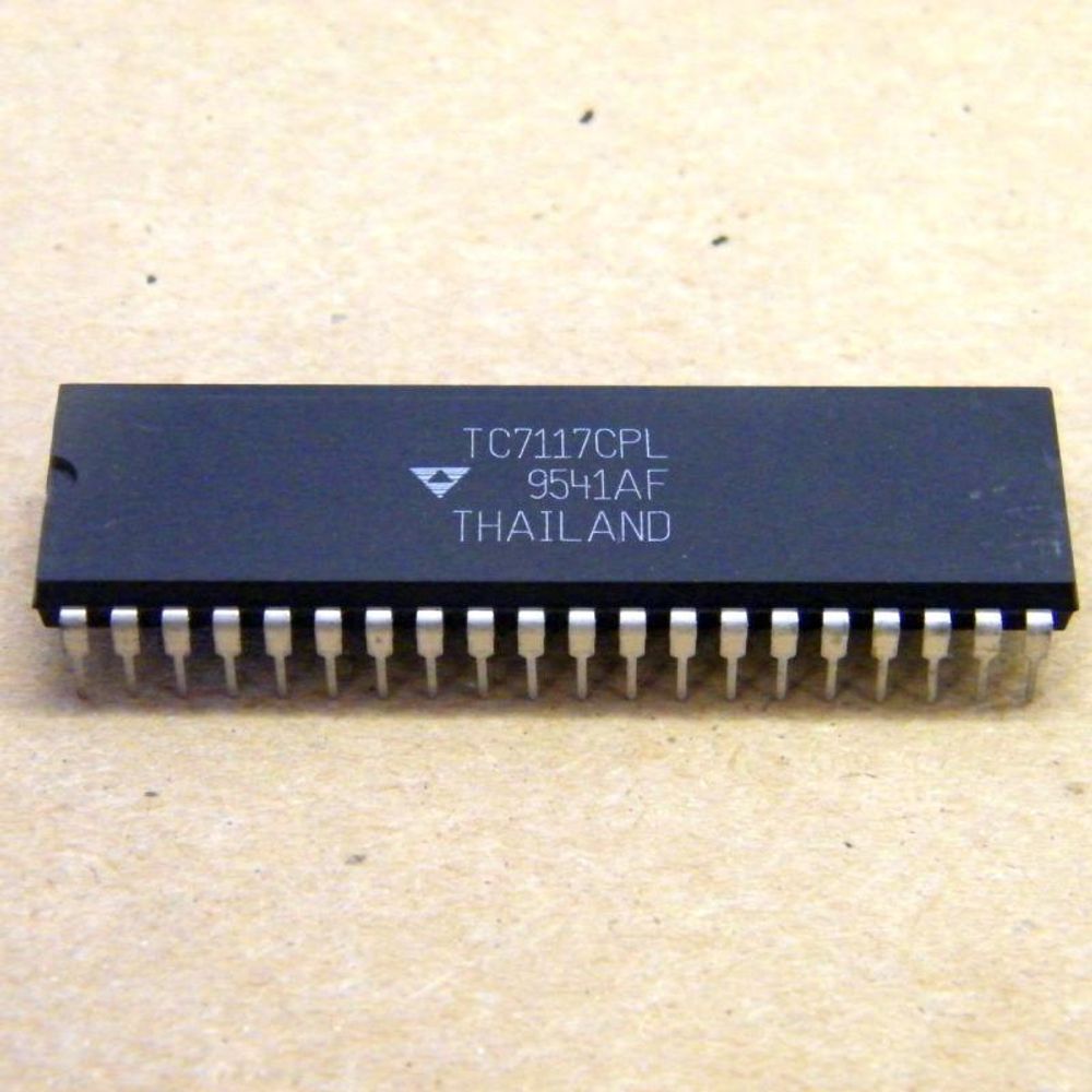 ICL7107CPL  (dip40)