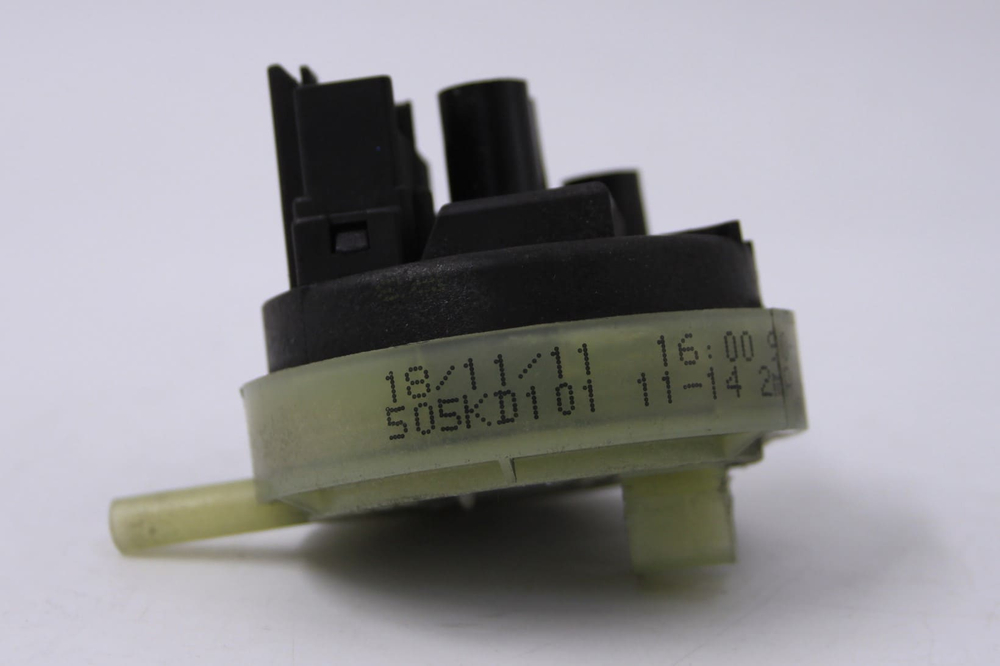 Датчик уровня воды (прессостат) 505KD101 16002678900 (уровни 90-65-380) стиральной машины Ariston