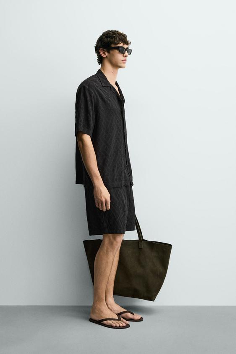 ZARA ШОРТЫ ИЗ ЖАККАРДА С ГЕОМЕТРИЧЕСКИМ РИСУНКОМ, ЧЕРНЫЙ