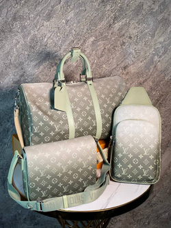 Сумка-мессенджер Louis Vuitton