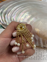 Брошь Скиап. "Глаз" золотистая с имитацией жемчуга