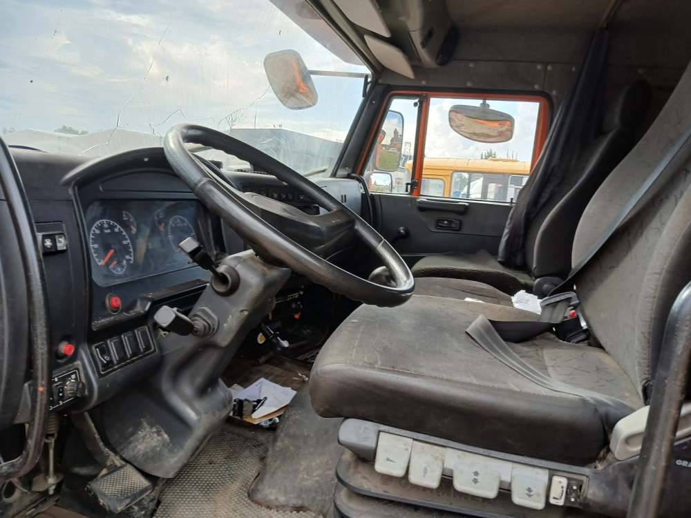 АВТОРОСТ 3369* на шасси КамАЗ 65115 6x4 Ломовоз с КМУ 336975 (Дизельный, 11,8 л, 300 л.с., МТ)