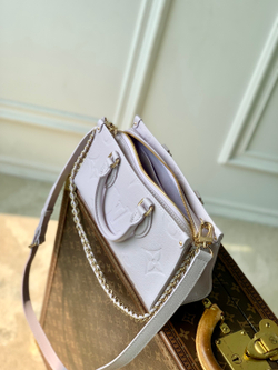 Louis Vuitton Onthego East West