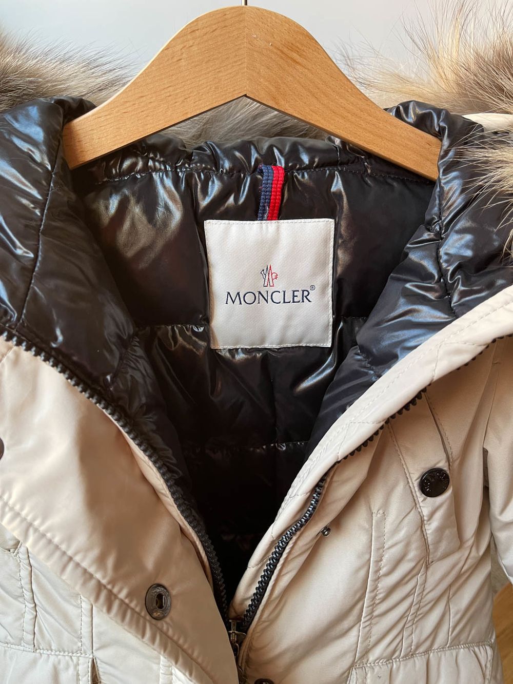 Пуховик Moncler