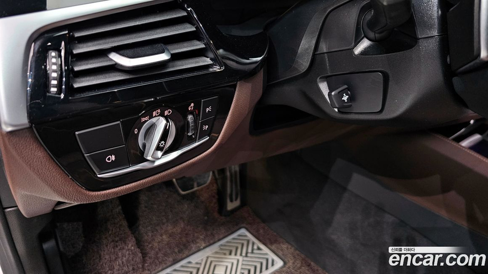 BMW 5 Series (G30) 530i xDrive M Sports (10.2022)