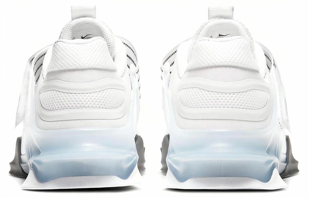 Кроссовки Nike Savaleos
