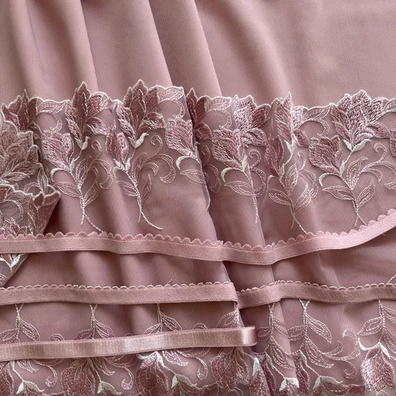 Вышивка на сетке пыльно-розовая 23 см