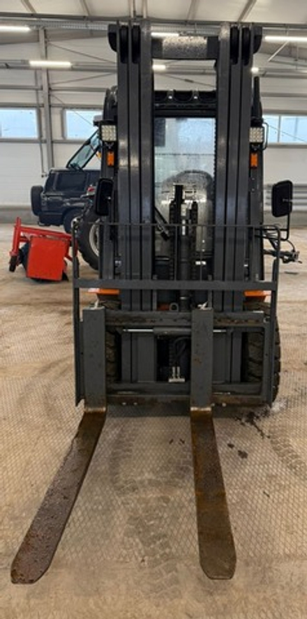 Lonking LG* Вилочный погрузчик LG30DT	(Дизельный, 2,7 л, 50 л.с., АТ)