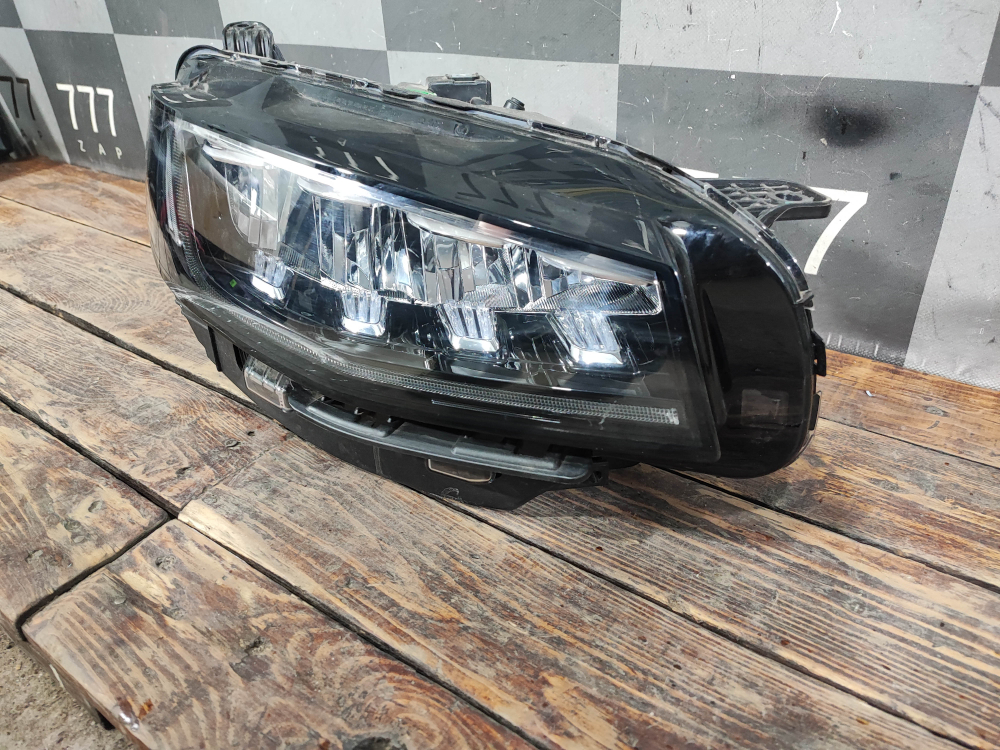 Фара правая LED Belgee X70 24-нв Б/У Оригинал 6608136347