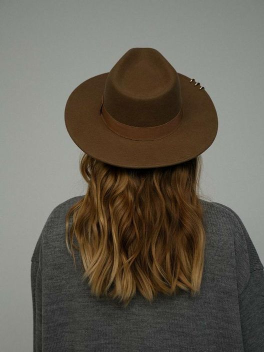 Федора FF03 широкополая с прямыми полями из фетра с пирсингом/кэмэл / MYARI