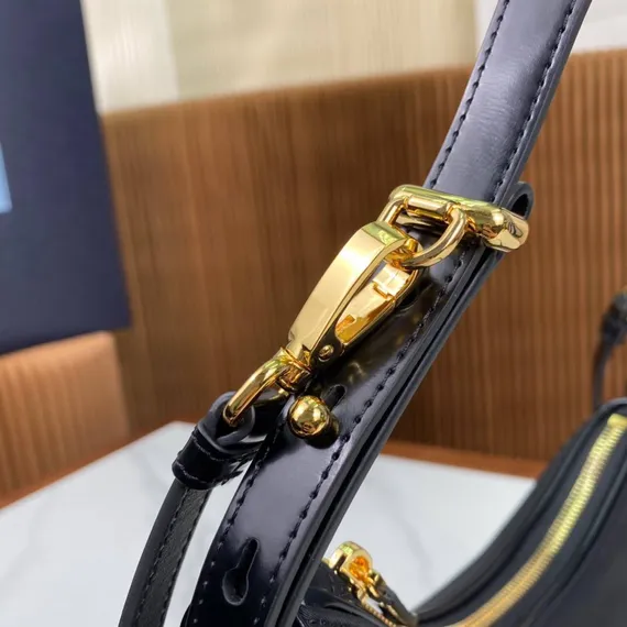 Сумка на плечо Prada Arqué с логотипом