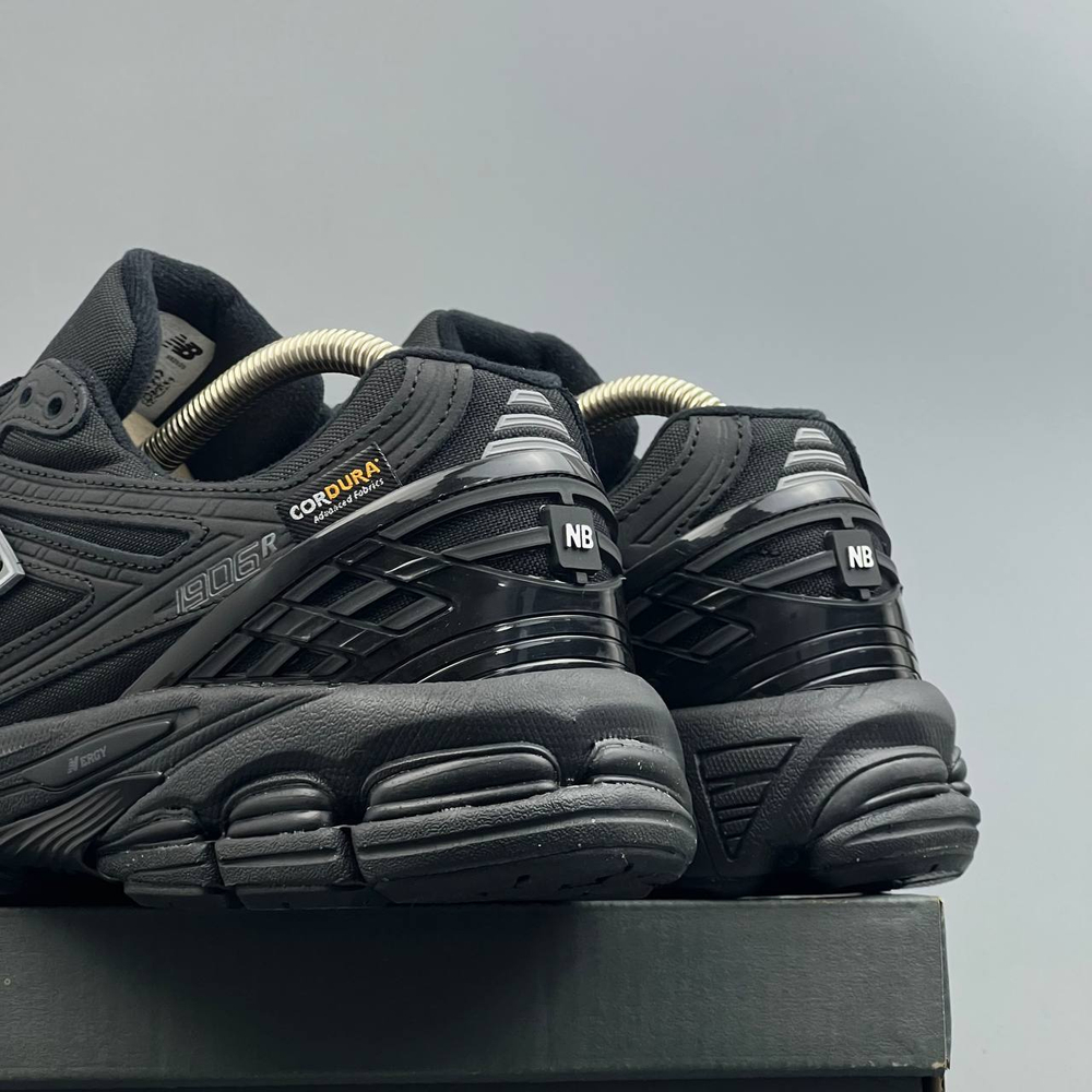 Кроссовки NB 1906 Cordura #383 (черн.)