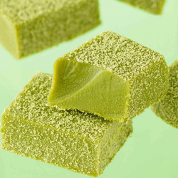 Живой шоколад ROYCE' Quality Nama Chocolate Matcha (белый шоколад , матчта и ликёр)