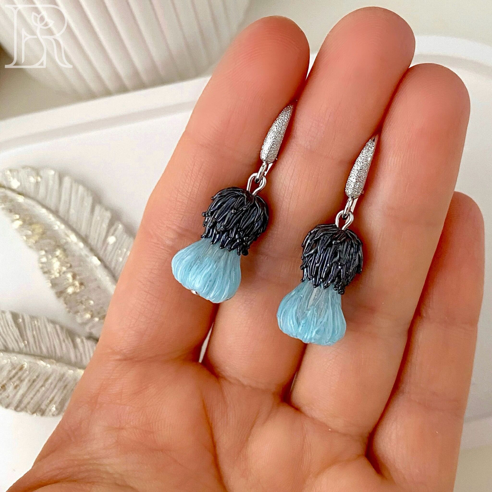 LEFIREL' Серьги серебряные женские "Ледяной чертополох" с цветами из муранского стекла / ювелирные украшения из родированного серебра 925