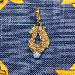 Подвеска "Дракон, охраняющий сокровище"
