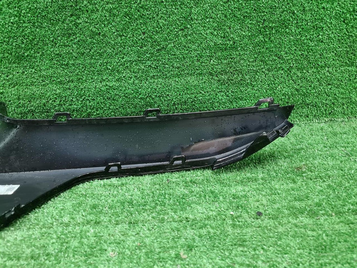 Накладка переднего бампера пр. BMW 7er G70 (22-нв)