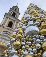 елка из шаров