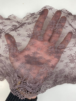 Вышивка на сетке красновато коричневая 21 см