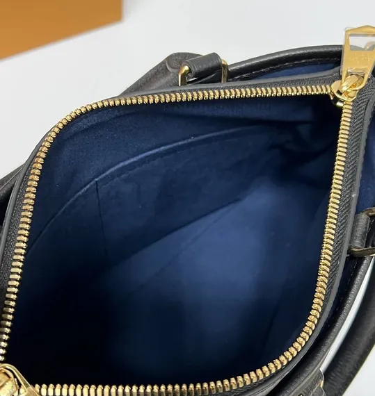 Сумка Louis Vuitton Trianon PM черный