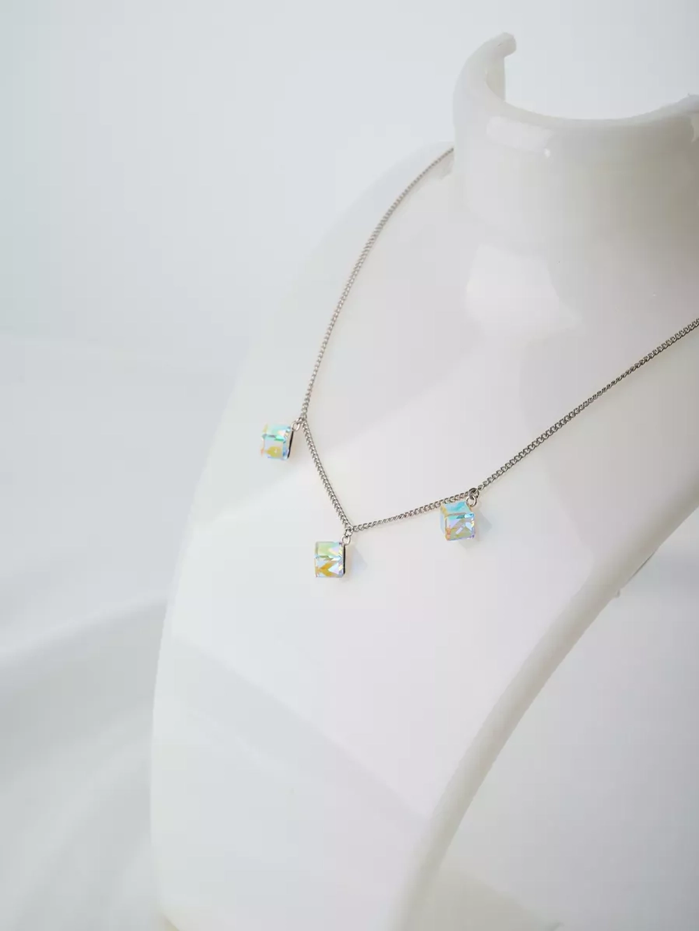 Колье Миражи с кристаллами-хамелеонами Swarovski