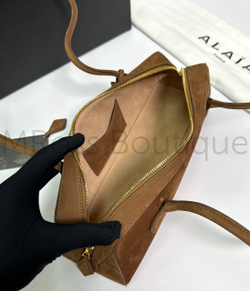 Женская сумка Alaia Le Teckel Medium коричневого цвета