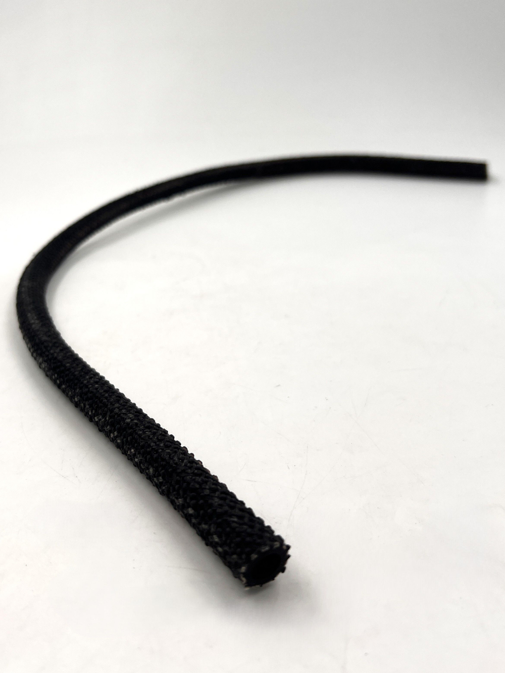 Шланг маслобензостойкий усиленный 680 мм