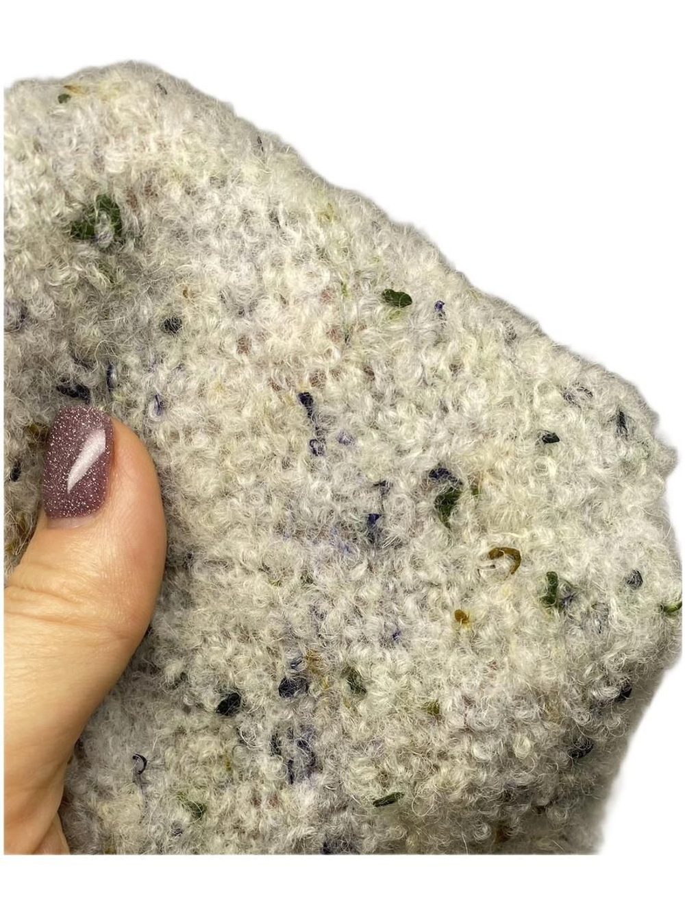 Пряжа на бобине (Италия) 77% шерсть мериноса 8% вискоза 15 п/а букле 100г-450м 400г