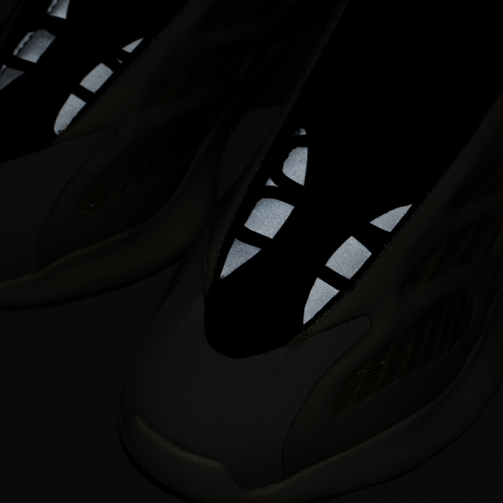 кроссовки Adidas Yeezy 700 v3 Safflower Wmns G54853