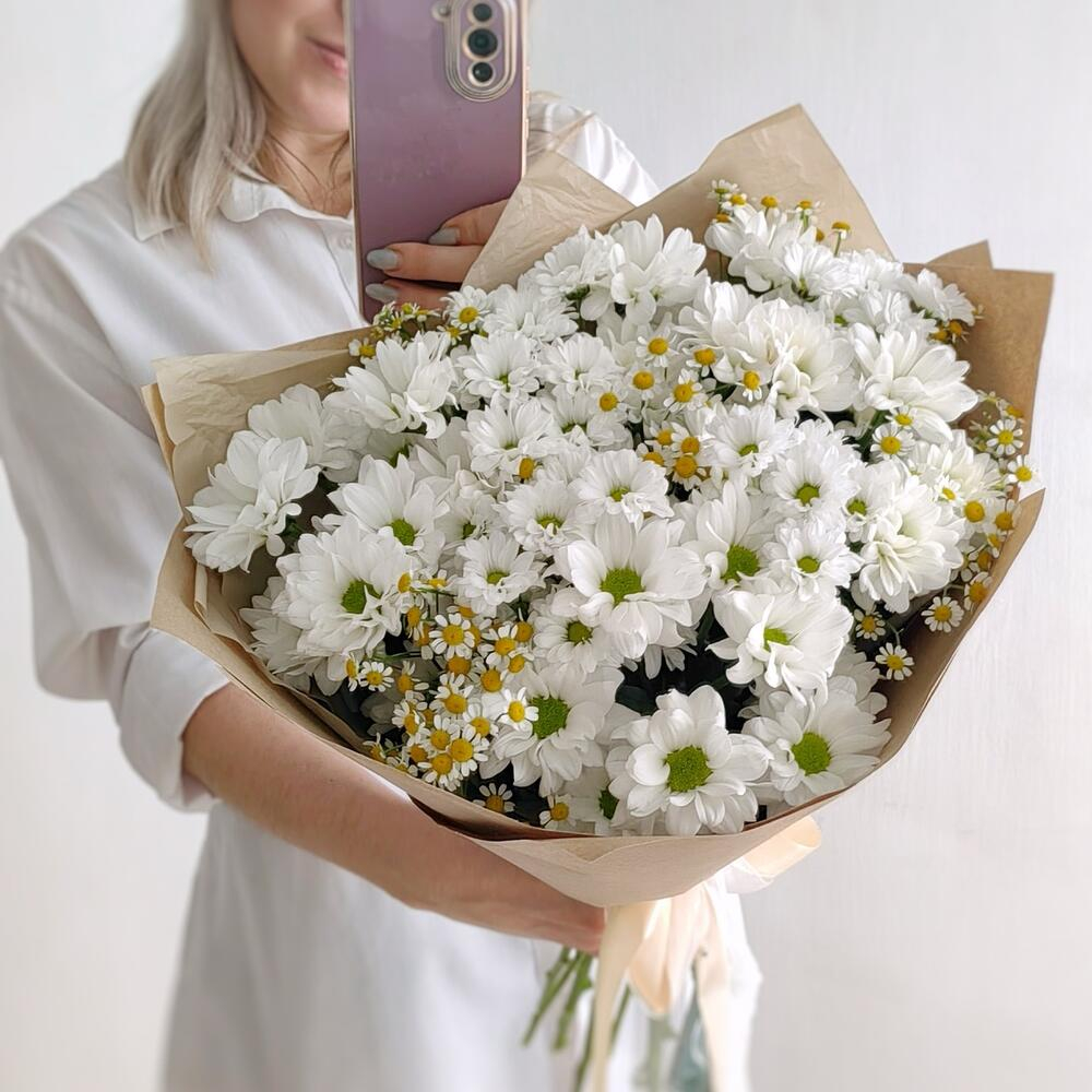 ХИТ Букет с полевыми ромашками и хризантемой