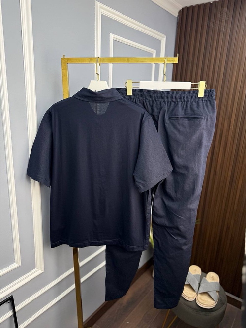 Льняной костюм Kiton