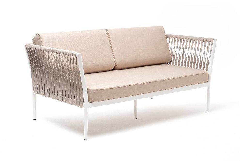 "Касабланка" диван 2-местный плетеный из роупа, каркас алюминий светло-серый (RAL7035) муар, роуп серо-коричневый 23мм, ткань бежевая 052